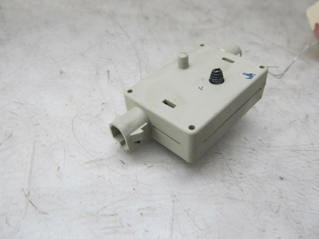 2007-2010 BMW 328xi E90 OEM LEFT REAR ANTENNA AMPLIFIER MODULE 