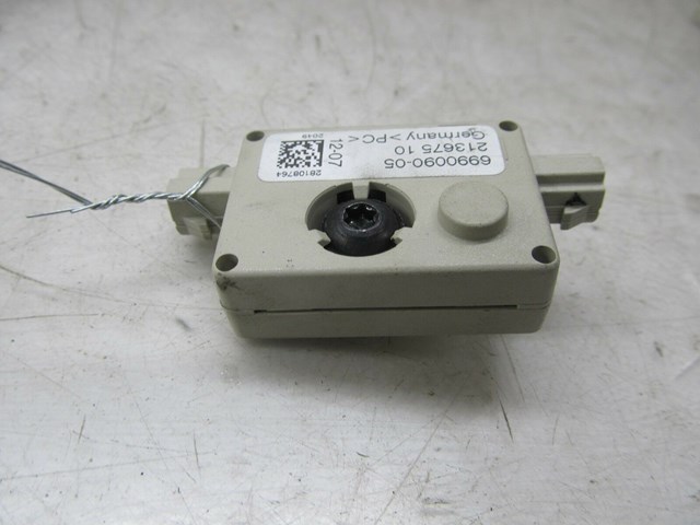 2007-2010 BMW 328xi E90 OEM LEFT REAR ANTENNA AMPLIFIER MODULE 