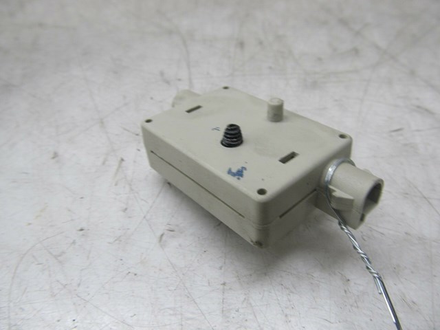 2007-2010 BMW 328xi E90 OEM LEFT REAR ANTENNA AMPLIFIER MODULE 