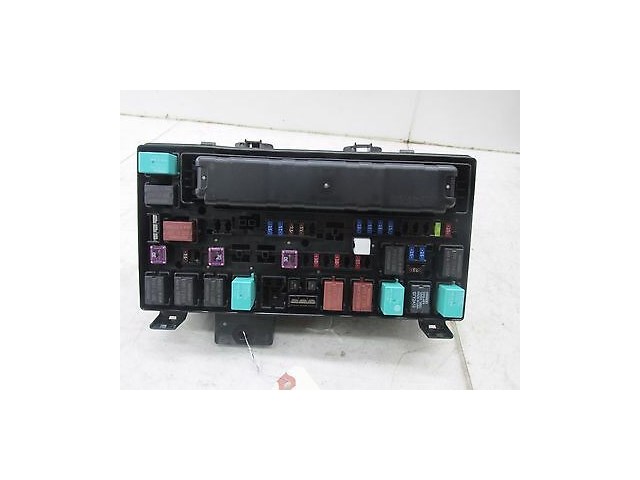  2011-2013 HONDA ODYSSEY OEM RIGHT FRONT ENGINE BAY FUSE BOX