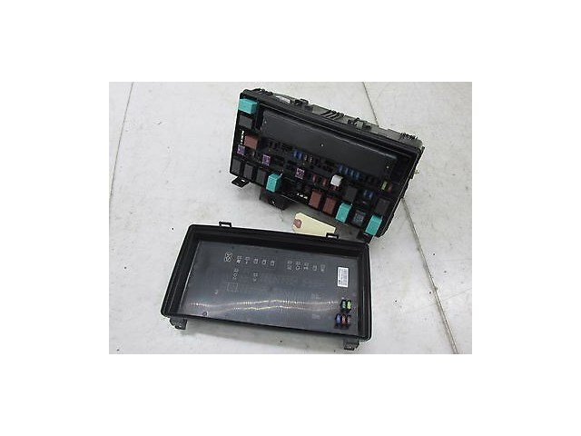  2011-2013 HONDA ODYSSEY OEM RIGHT FRONT ENGINE BAY FUSE BOX
