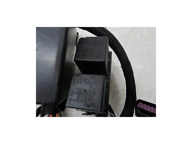 2004-2008 MASERATI QUATTROPORTE M139 OEM RIGHT REAR FUSE BOX MODULE 