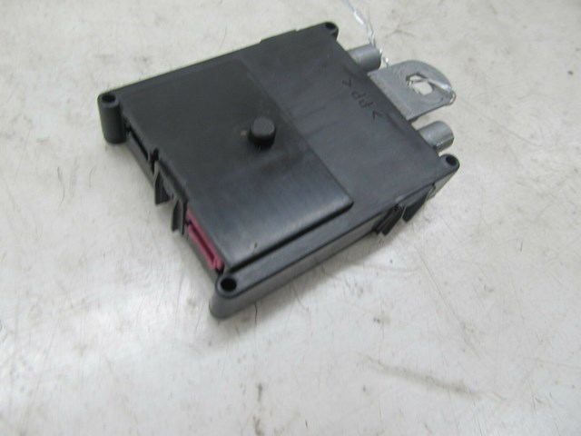 2007-2012 MERCEDES GL450 X164 OEM REAR TAILGATE ANTENNA AMPLIFIER CONTROL MODULE