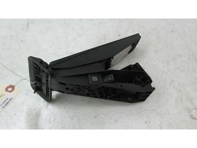  2007-2010 BMW X5 E70 OEM LEFT FRONT DRIVER SIDE GAS PEDAL 