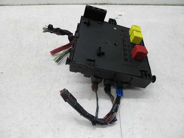  2004-2011 SAAB 9-3 OEM LEFT REAR TRUNK RELAY JUNCTION FUSE BOX 