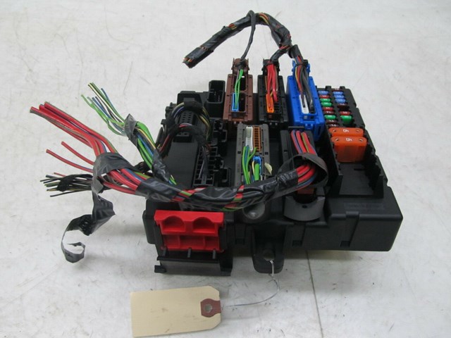  2004-2011 SAAB 9-3 OEM LEFT REAR TRUNK RELAY JUNCTION FUSE BOX 