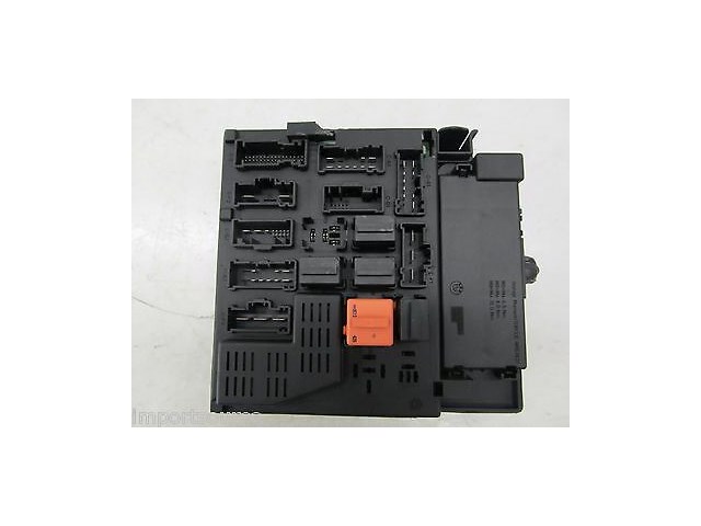 2003-2005 BMW Z4 E85 OEM RIGHT FRONT UNDER DASH FUSE BOX RELAYS 837811304