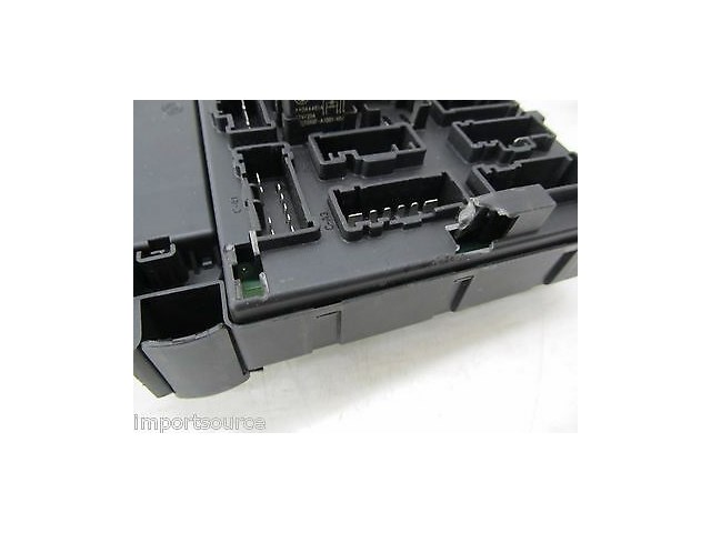 2003-2005 BMW Z4 E85 OEM RIGHT FRONT UNDER DASH FUSE BOX RELAYS 837811304