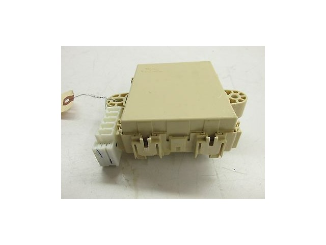 2004-2006 LEXUS RX330 XU30 OEM REAR INTERIOR FUSE BOX RELAY BOX