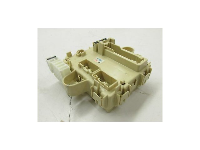 2004-2006 LEXUS RX330 XU30 OEM REAR INTERIOR FUSE BOX RELAY BOX