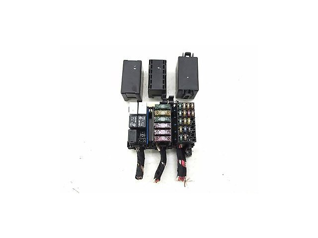 2004-2008 MASERATI QUATTROPORTE M139 OEM REAR TRUNK FUSE BOX JUNCTION RELAY