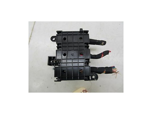 2004-2008 MASERATI QUATTROPORTE M139 OEM REAR TRUNK FUSE BOX JUNCTION RELAY