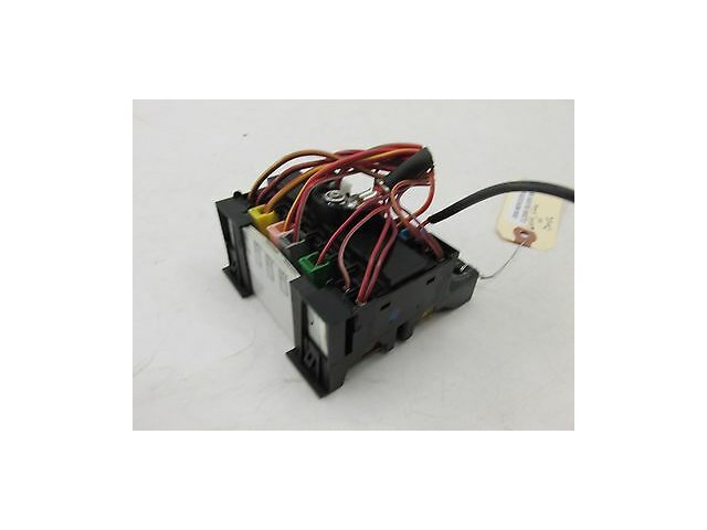 2006-2009 MERCEDES CLS500 W219 OEM LEFT FRONT INBOARD FUSE BOX W/ GUIDEBOOK