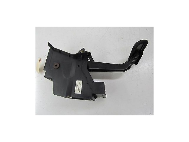 2004-2005 MERCEDES BENZ CLK500 W209 OEM BRAKE PEDAL A 203 290 04 01