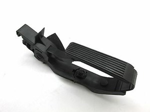 2006-2009 MERCEDES CLS500 W219 OEM DRIVER GAS ACCELERATION PEDAL PAD ASSEMBLY