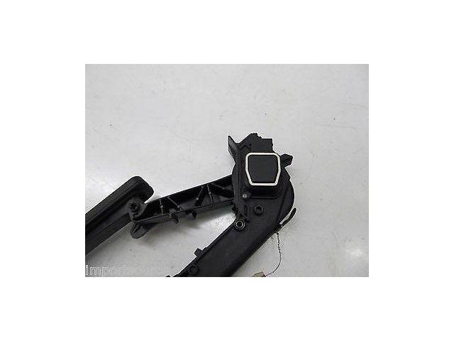 2007-2009 MERCEDES S550 W221 OEM LEFT FRONT GAS PEDAL 