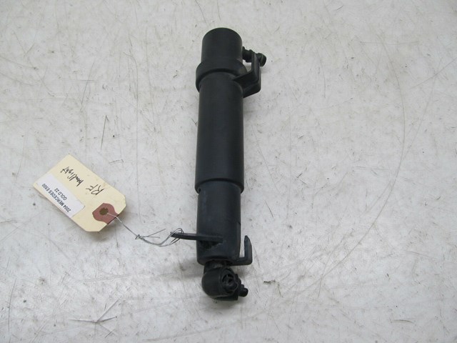 2003-2006 MERCEDES E500 W211 OEM RIGHT FRONT HEADLIGHT WASHER FLUID NOZZLE