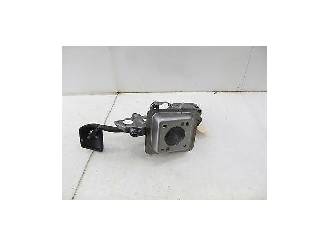 2014-2015 NISSAN VERSA NOTE OEM BRAKE PEDAL PAD ASSEMBLY