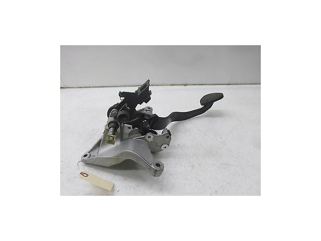 2002-2006 MINI COOPER S R53 OEM LEFT FRONT DRIVER SIDE BRAKE PEDAL 4225133