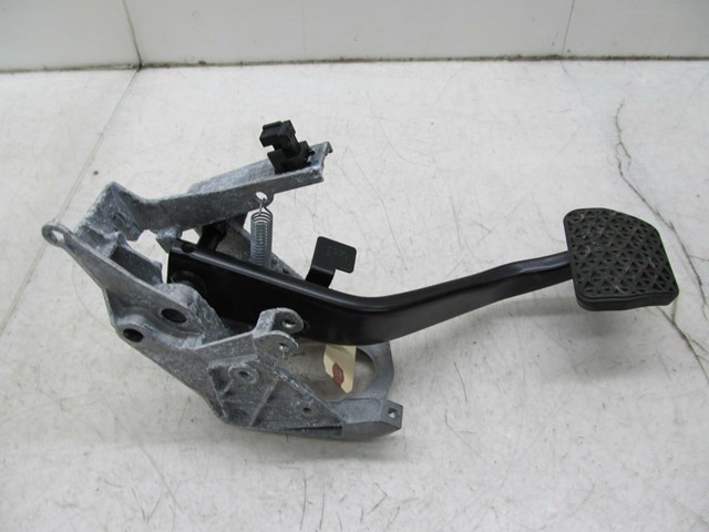  2009-2013 BMW 328i E93 E92 LCI OEM FRONT BRAKE PEDAL 