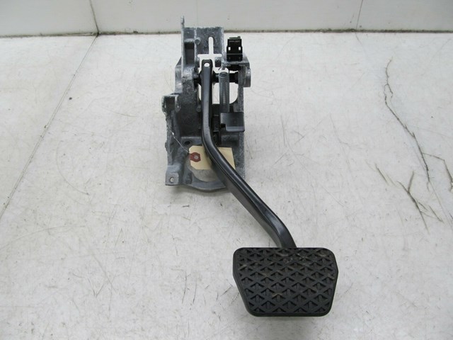  2009-2013 BMW 328i E93 E92 LCI OEM FRONT BRAKE PEDAL 