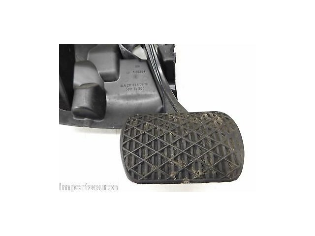 2003-2006 MERCEDES E320 W211 OEM BRAKE PEDAL ASSEMBLY W/ BRACKET A2116840918