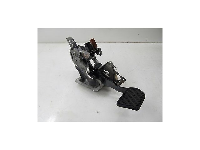 2014-2015 NISSAN VERSA NOTE OEM BRAKE PEDAL PAD ASSEMBLY W/ SENSORS