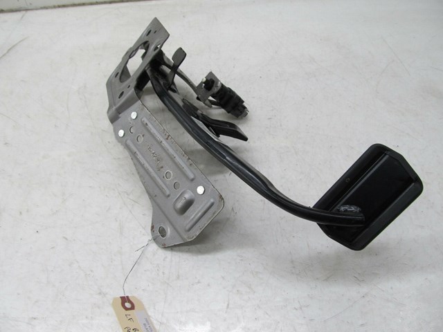 2006-2013 VOLVO C70 T5 OEM LEFT FRONT DRIVER SIDE BRAKE PEDAL ASSEMBLY 