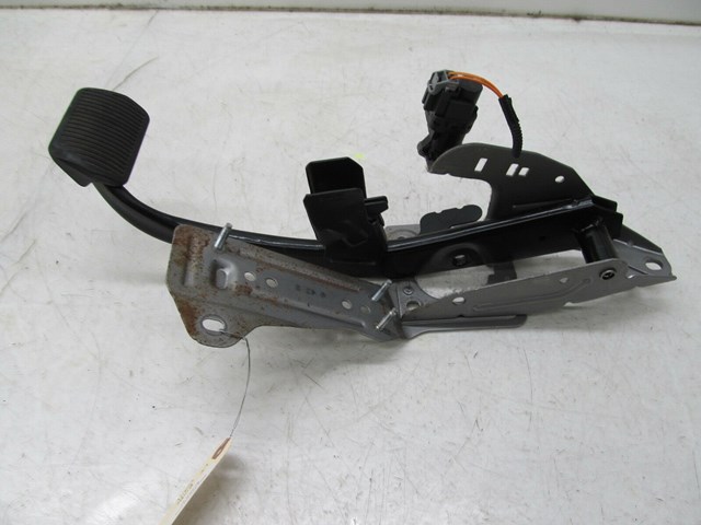 2006-2013 VOLVO C70 T5 OEM LEFT FRONT DRIVER SIDE BRAKE PEDAL ASSEMBLY 