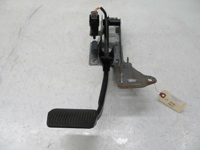 2006-2013 VOLVO C70 T5 OEM LEFT FRONT DRIVER SIDE BRAKE PEDAL ASSEMBLY 