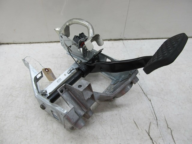 2004-2011 SAAB 9-3 AERO OEM LEFT FRONT BRAKE PEDAL ASSEMBLY 