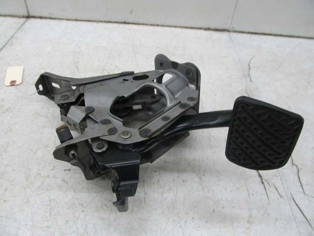 2009-2013 INFINITI G37 CONVERTIBLE OEM LEFT FRONT BRAKE PEDAL 