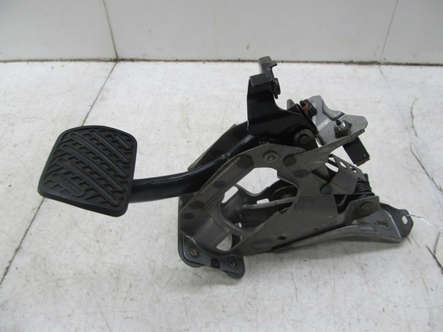 2009-2013 INFINITI G37 CONVERTIBLE OEM LEFT FRONT BRAKE PEDAL 