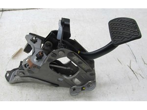 2009-2013 INFINITI G37 CONVERTIBLE OEM LEFT FRONT BRAKE PEDAL 