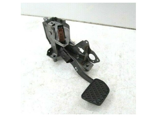 2013-2018 NISSAN SENTRA SV OEM LEFT FRONT DRIVER SIDE BRAKE PEDAL 