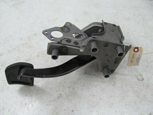 2013-2018 NISSAN SENTRA SV OEM LEFT FRONT DRIVER SIDE BRAKE PEDAL 