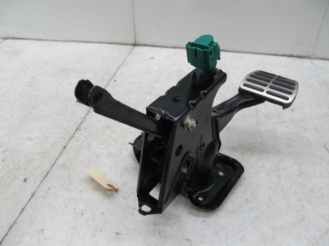 2000-2006 AUDI TT ROADSTER OEM LEFT FRONT BRAKE PEDAL ASSEMBLY 