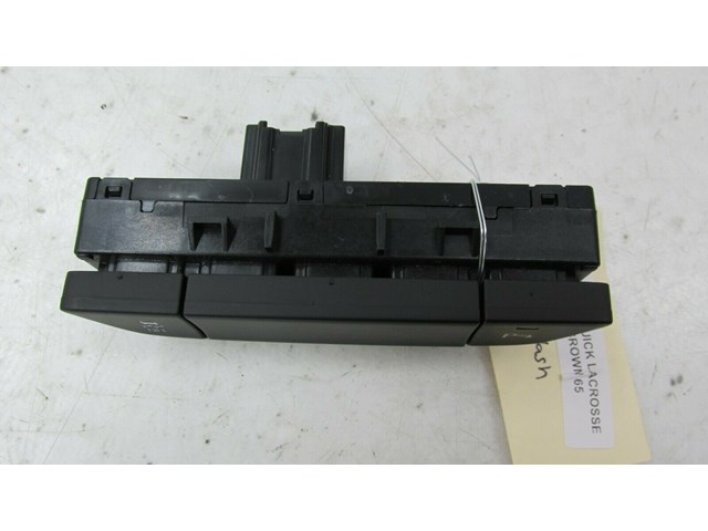2017-2019 BUICK LACROSSE OEM  CENTER DASH TRACTION CONTROL SWITCH       