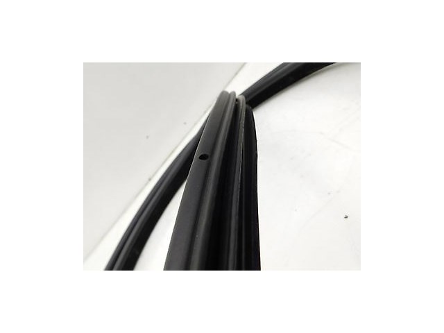 2008-2010 BMW 535i E60 OEM RIGHT REAR DOOR WEATHER SEAL RUBBER STRIP TRIM