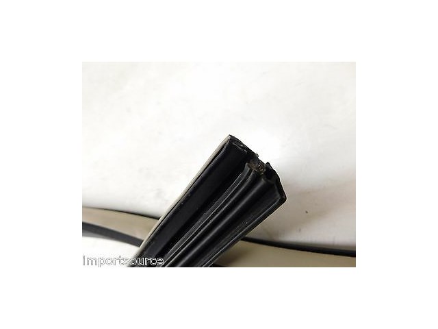 2005-2009 BUICK LACROSSE OEM RIGHT FRONT DOOR INTERIOR WEATHER SEAL TRIM