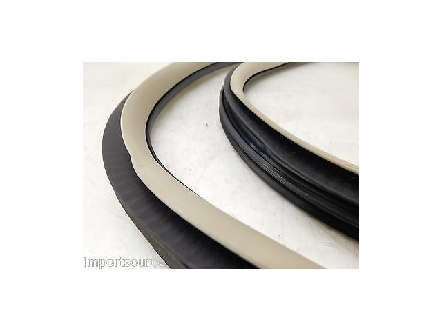 2005-2009 BUICK LACROSSE OEM RIGHT FRONT DOOR INTERIOR WEATHER SEAL TRIM