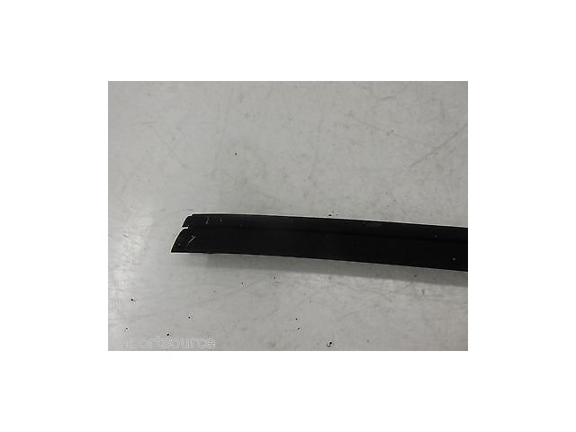 2005-2009 BUICK LACROSSE OEM RIGHT REAR DOOR WINDOW WEATHER SEAL TRIM 