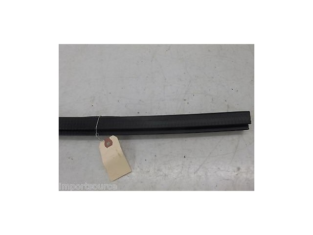 2005-2009 BUICK LACROSSE OEM RIGHT REAR DOOR WINDOW WEATHER SEAL TRIM 