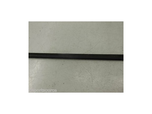 2005-2009 BUICK LACROSSE OEM LEFT FRONT DOOR WINDOW WEATHER SEAL TRIM 