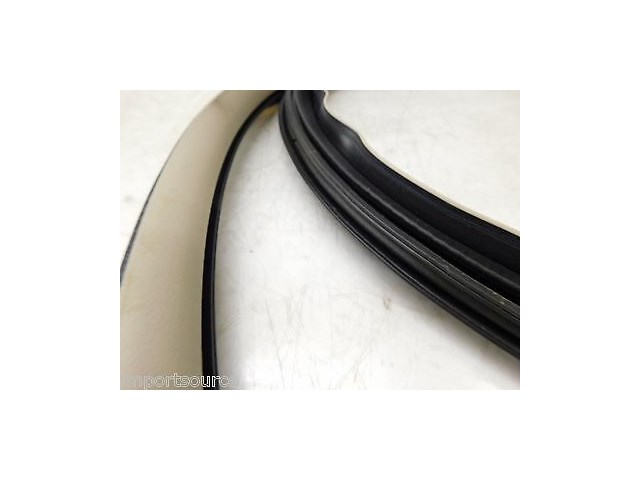 2005-2009 BUICK LACROSSE OEM RIGHT REAR DOOR INTERIOR WEATHER SEAL TRIM