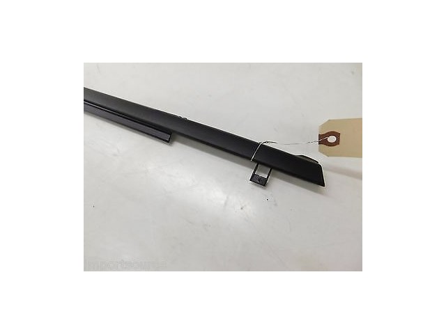 2013-2015 GMC ACADIA OEM RIGHT FRONT PASSENGER DOOR WINDOW WEATHER SEAL TRIM