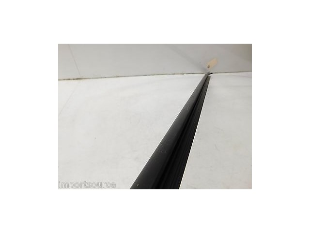 2013-2015 GMC ACADIA OEM RIGHT FRONT PASSENGER DOOR WINDOW WEATHER SEAL TRIM