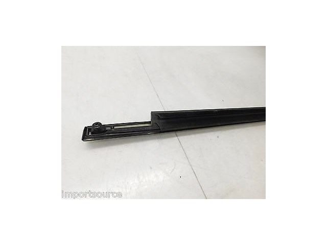 2013-2015 GMC ACADIA OEM RIGHT FRONT PASSENGER DOOR WINDOW WEATHER SEAL TRIM