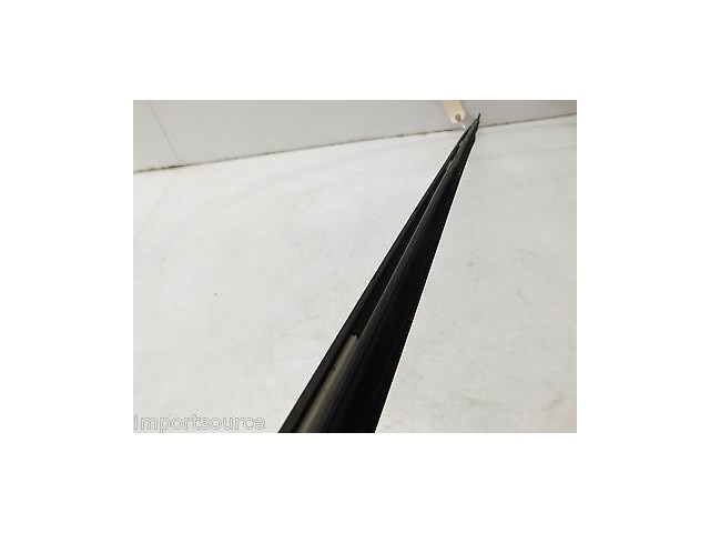 2013-2015 GMC ACADIA OEM RIGHT FRONT PASSENGER DOOR WINDOW WEATHER SEAL TRIM