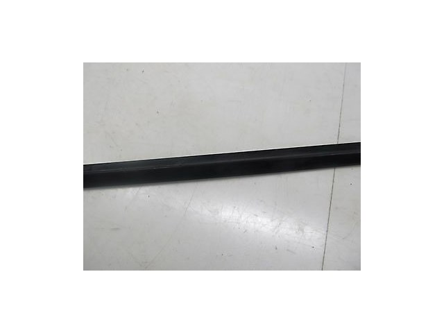 2011-2014 KIA OPTIMA SX OEM LEFT FRONT WINDOW DOOR WEATHER SEAL STRIP 